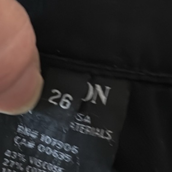 Hudson Black Low Rise Krista Ankle Skinny Stretch Jeans w/ Raw Hem. Size 26 - Picture 13 of 14